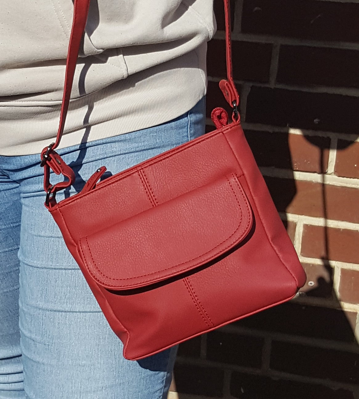 Taschen, Handtasche rot mit Reißverschluß vordere Tasche